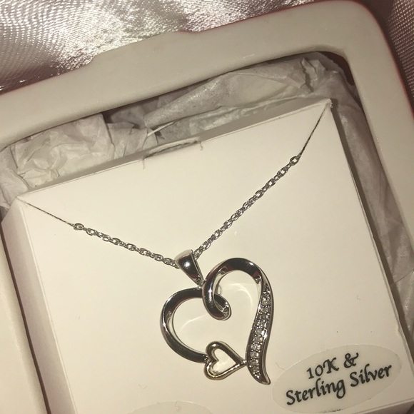 A beautiful Valentine’s Day gift for a loved one - Picture 2 of 4